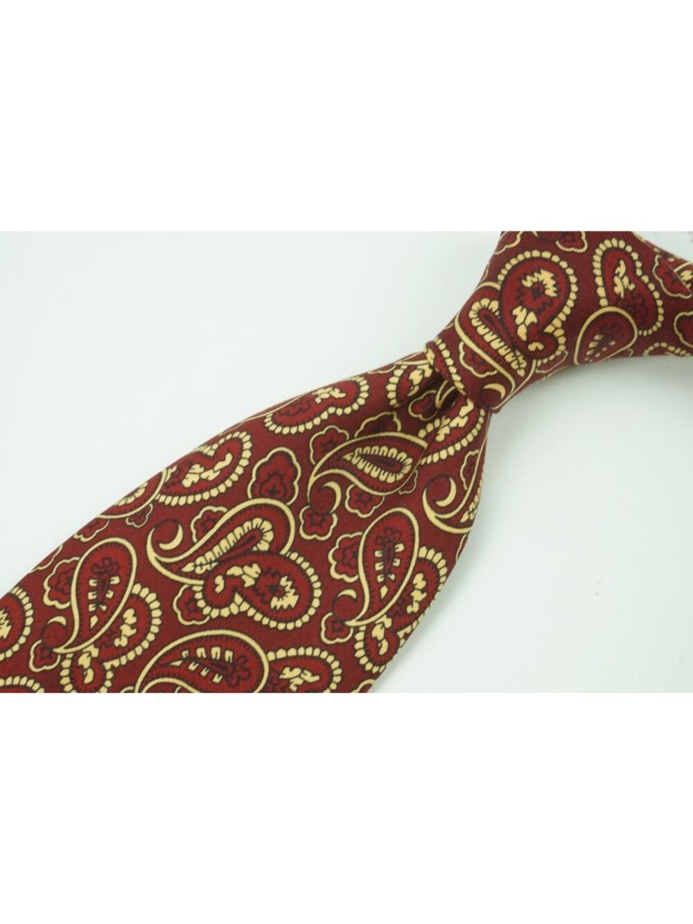 New & Lingwood Cherry Red Pale Yellow Paisley 100% Silk Made in England Tie